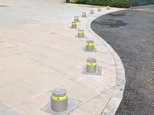 全自动升降路桩