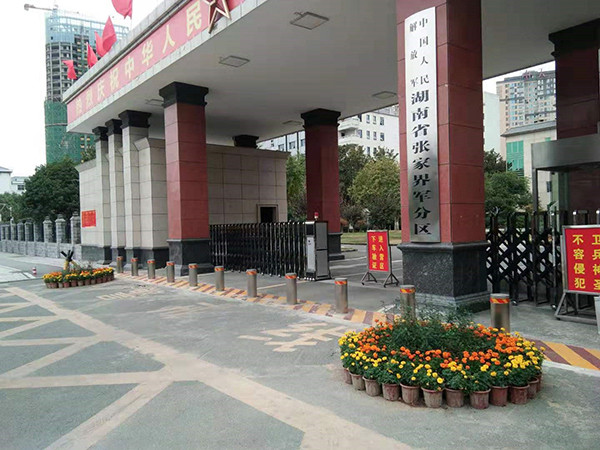 全自动升降路桩